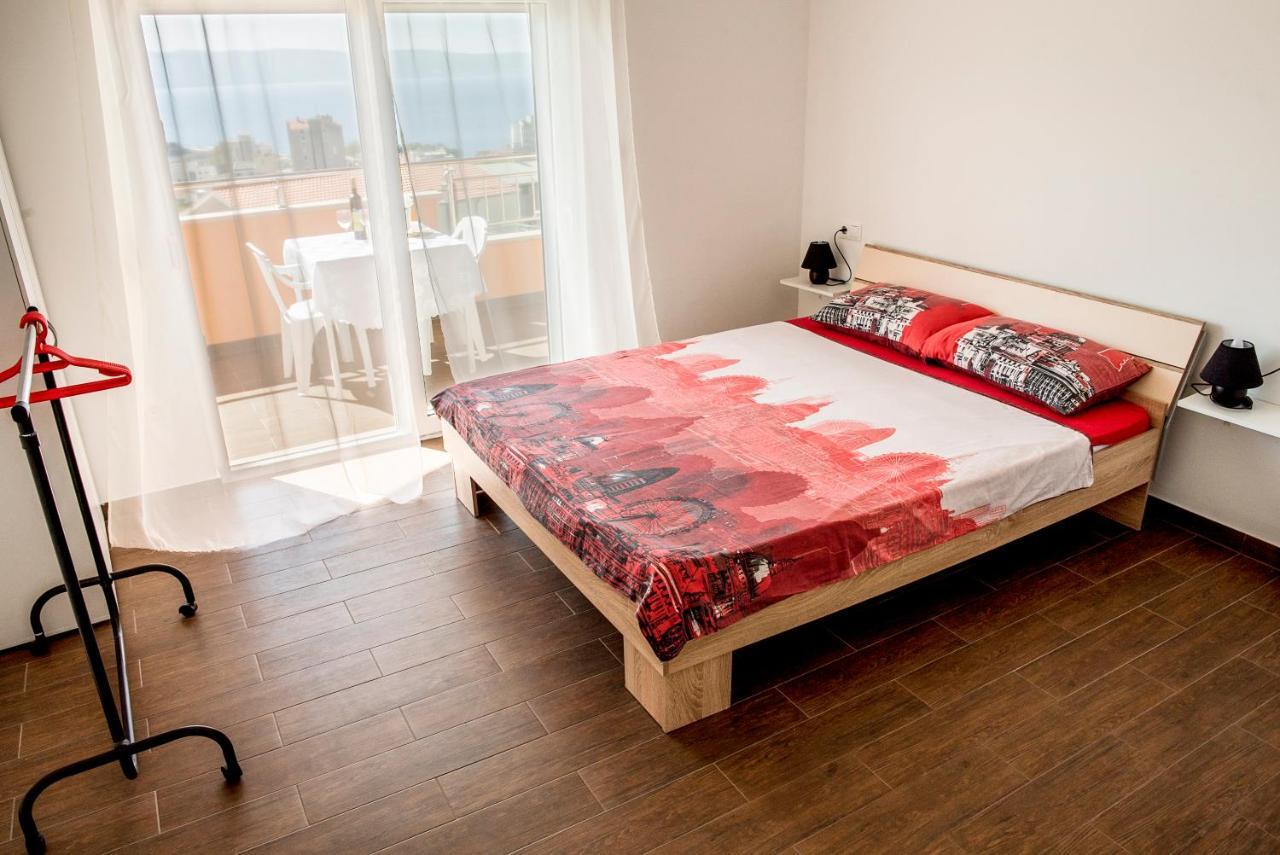 Apartment Alja Dugi Rat Kültér fotó